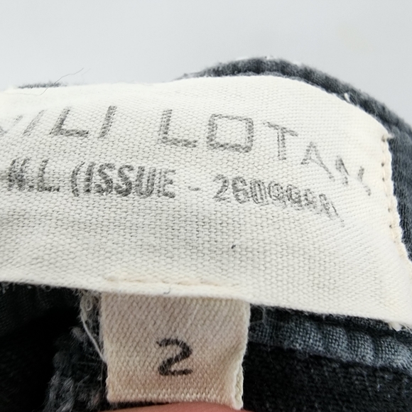 Nili Lotan Gray Frayed Denim Short Shorts 2 - Picture 5 of 7